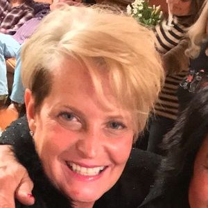 Meet your Posher, Carolyn